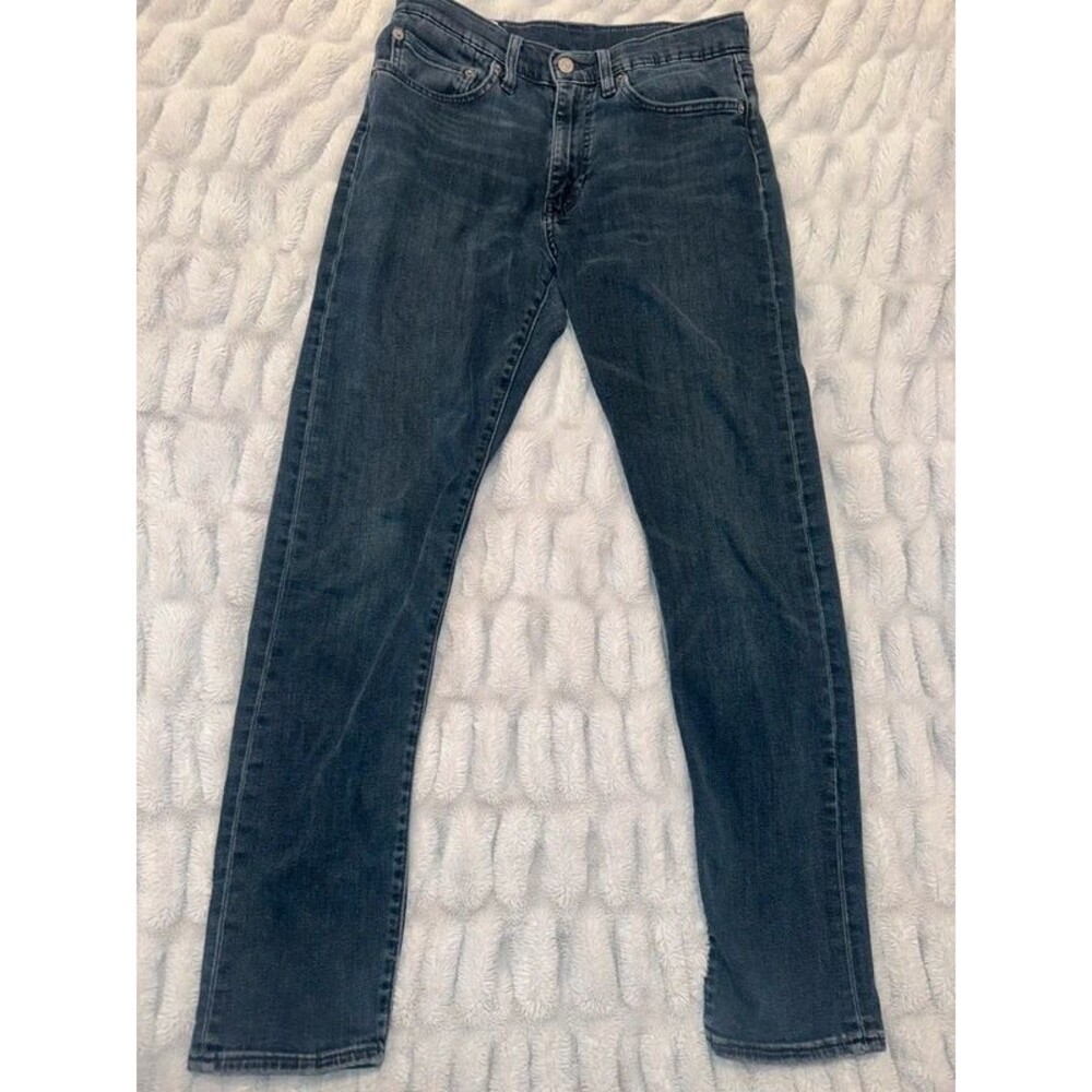 Men’s Dark Blue Levi Jeans-Size 31W 32L